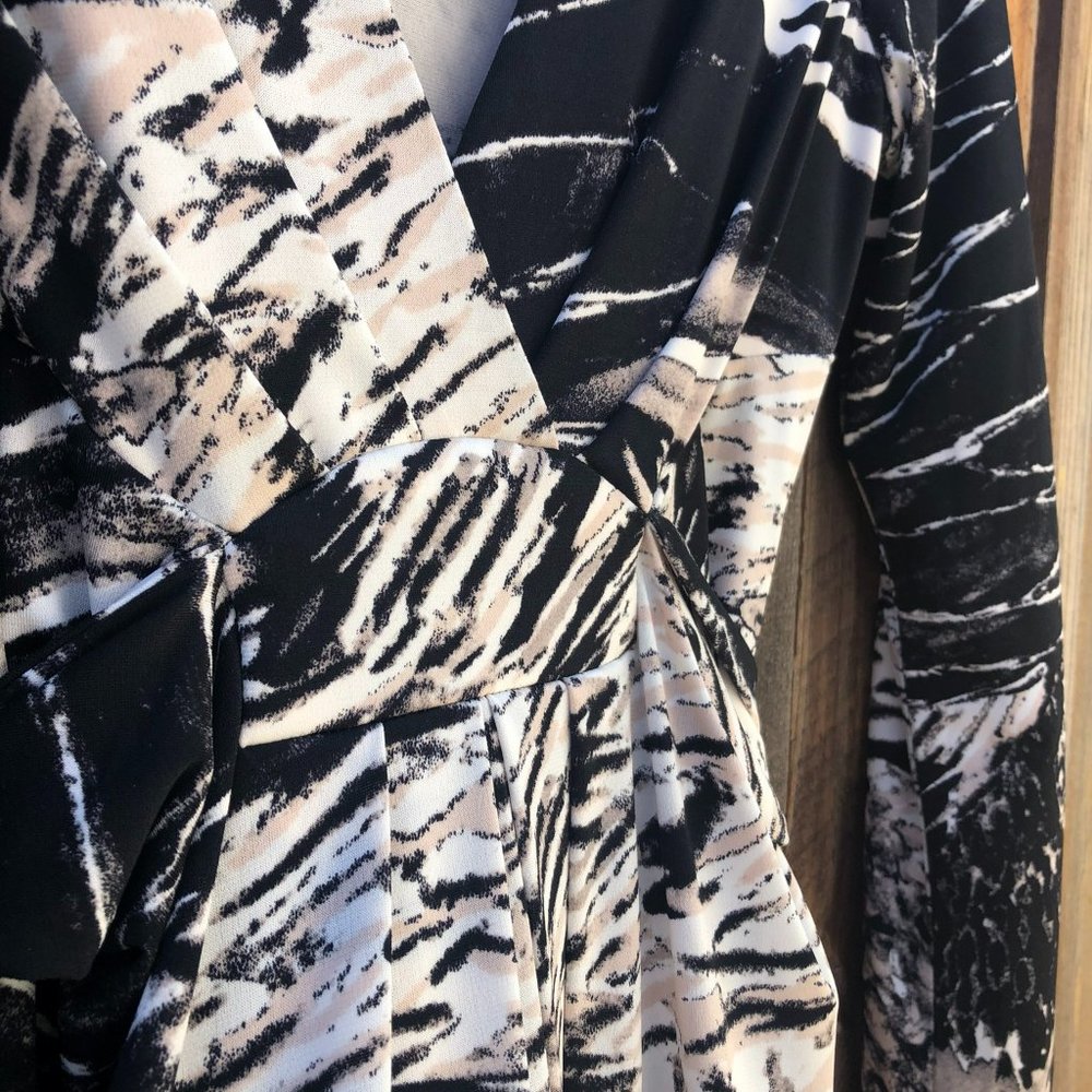 BCBG MaxAzria Pearl and Brown Long Sleeve Abstract Maxi Dress XS - Picture 8 of 13